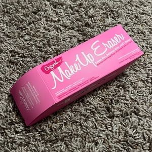 The Original Pink MakeUp Eraser